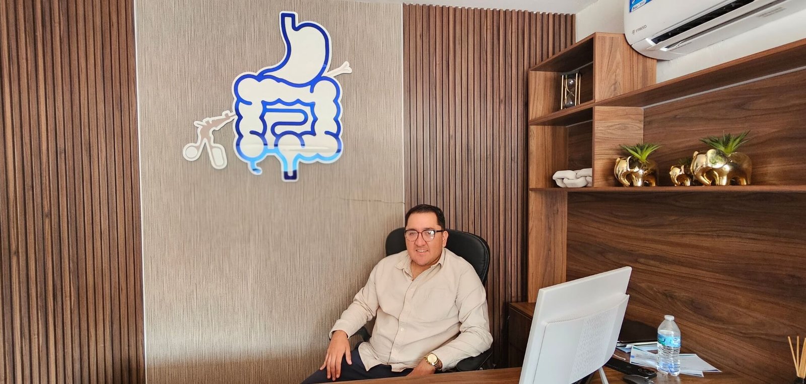 About Back - Dr. Alfredo Rodríguez - Cirujano General en Gómez Palacio